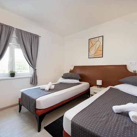 Hotel Potpican Экстерьер фото